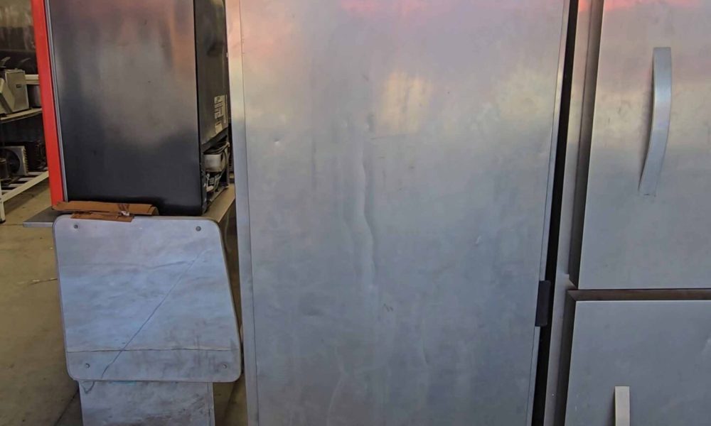 Freezer-Vertical-1-Porta-Inox-2