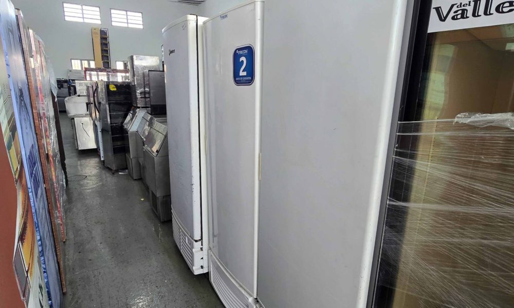 Freezer Vertical Porta Cega-14