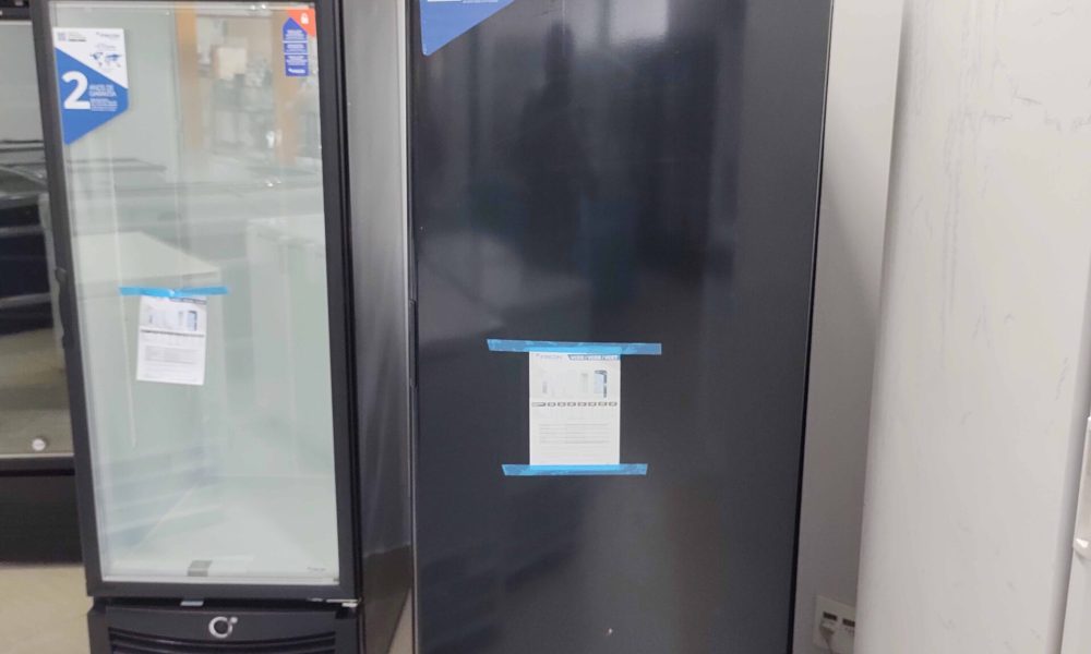 Freezer Vertical Porta Cega-18