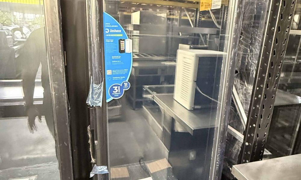 Freezer Vertical Porta de Vidro-11