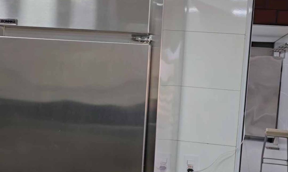 Geladeira Vertical 1 Porta Inox-2